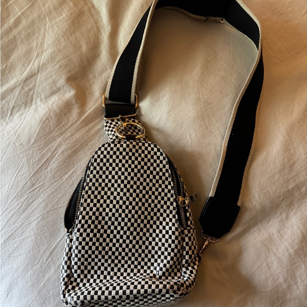 Checker crossover bag